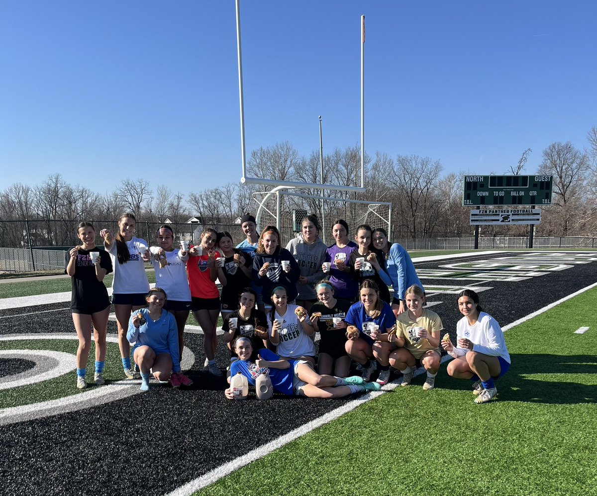 Wrapped up Week 1 with fitness testing &amp; donuts. Congrats to today’s top performers: Ebert, Layne, Calzada &amp; Alberson ⚽️🏃‍♀️🍩