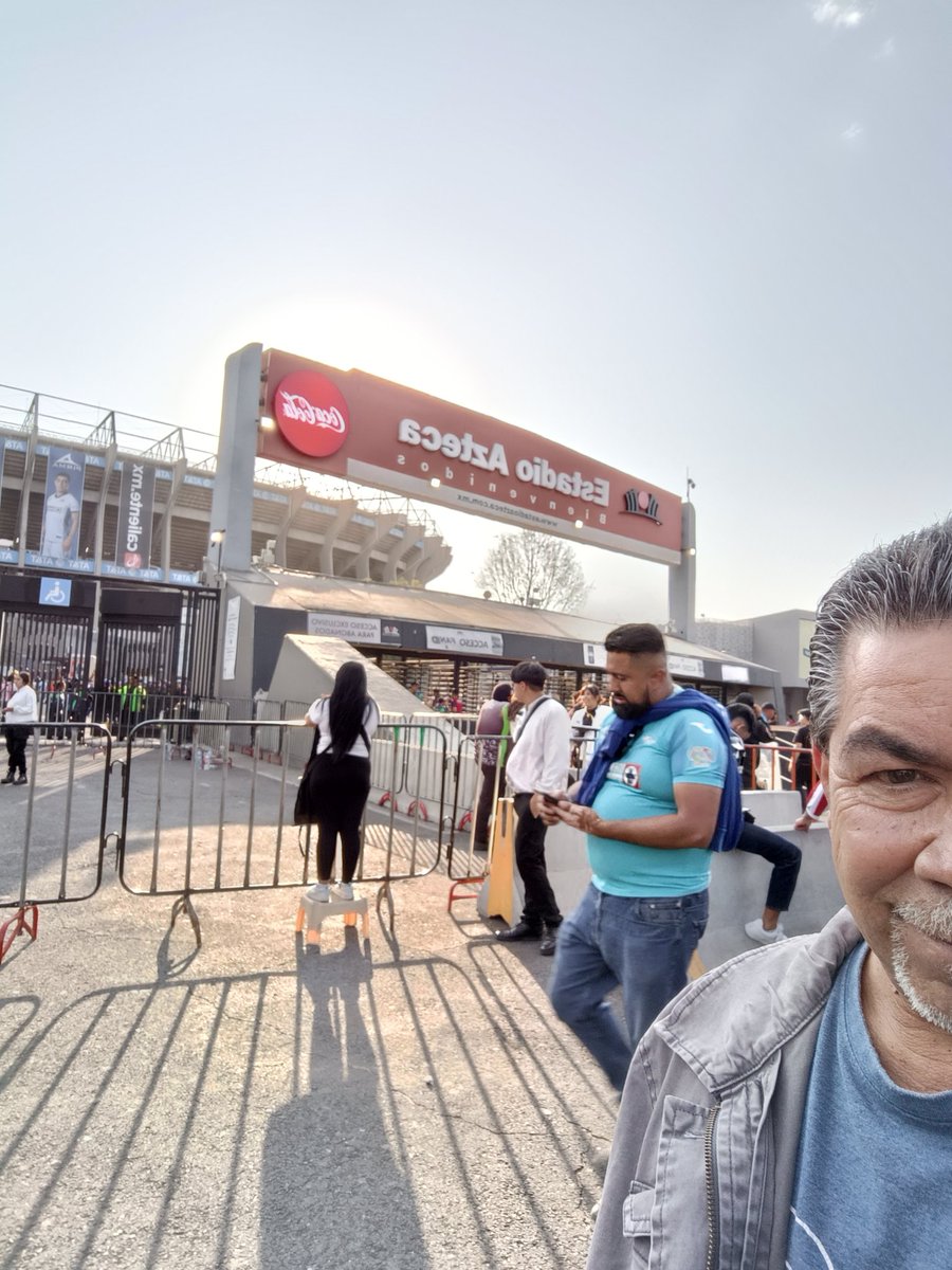 Chaposoto's tweet image. Bajo protesta, pero entraré al nido de las guajolotas de Coapa...