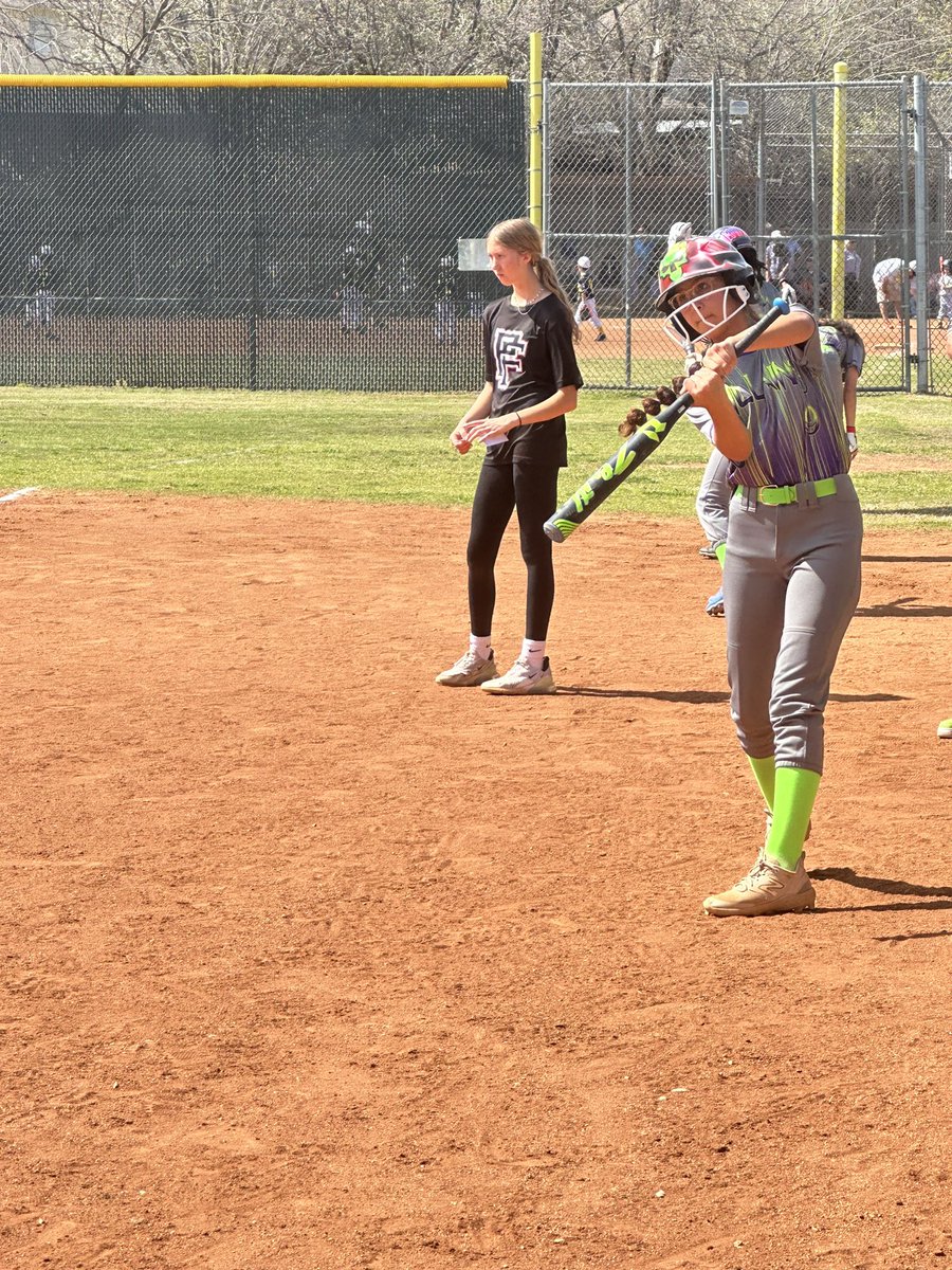 paytonshroyer3's tweet image. Great day for some softball! Love seeing the girls continue to grow with every practice and game.
#proudcoach #igiveback #community @UWAA_United