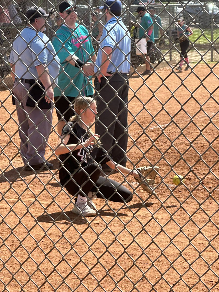 paytonshroyer3's tweet image. Great day for some softball! Love seeing the girls continue to grow with every practice and game.
#proudcoach #igiveback #community @UWAA_United