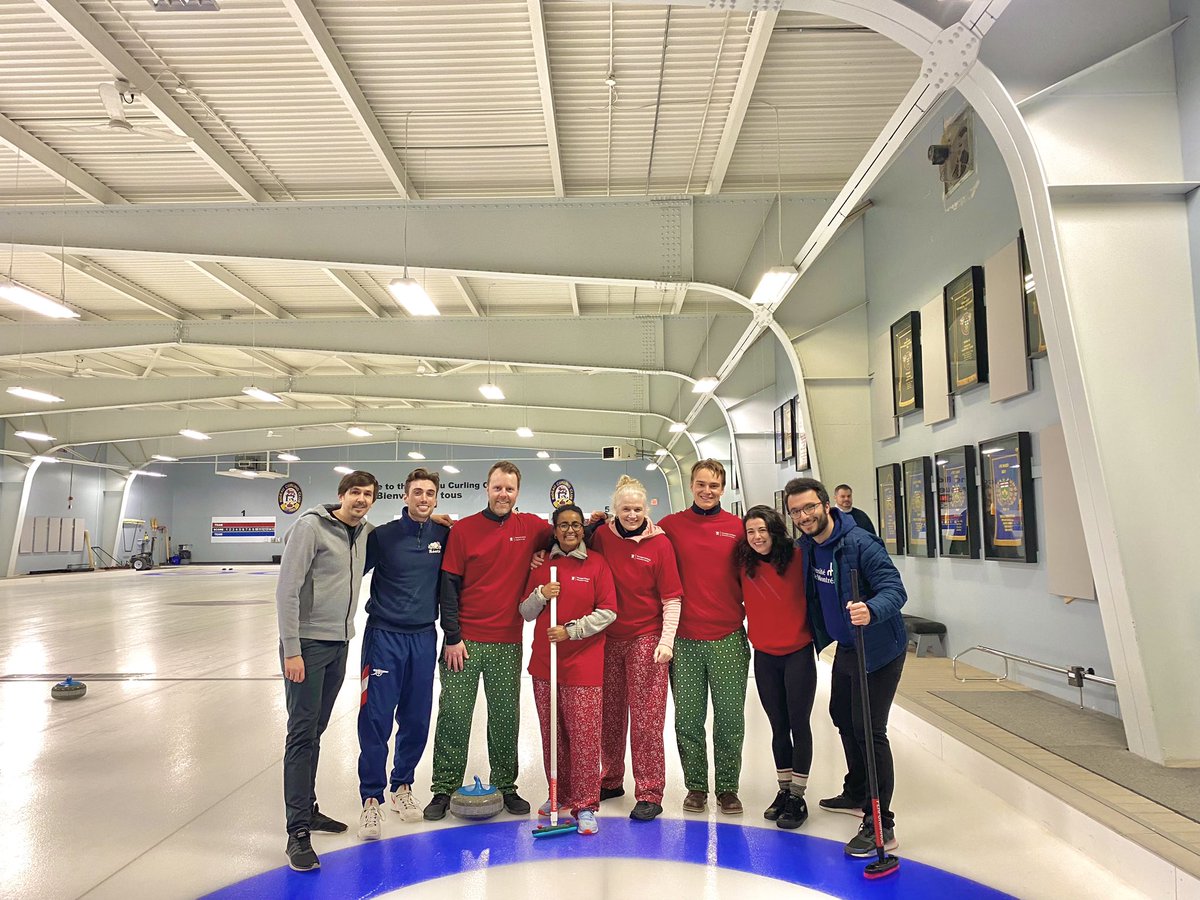 Well spent Saturday, trying curling for the very first time 🥌. Great and friendly match between 🇳🇴 & 🇨🇦 with colleagues from @GAC_Corporate . #FancyCurlingPants.