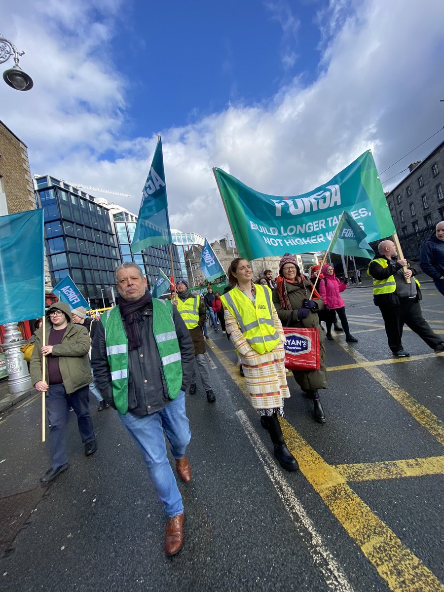 Great to see @forsa_union_ie at the Stand Together March in Dublin today against Racism , Hate & War!✊
@LeCheileDND @ForsaLeft @forsa_youth @ForsaCork #RefugeesWelcome #DiversityNotDivision #Housing4All