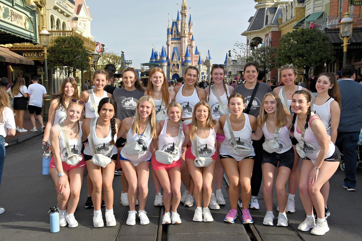 Mukvarsitydance's tweet photo. We are having a magical time 🏰
#mukdance #nationals #disneyworld #magickingdom https://t.co/eAWnFvkzKQ