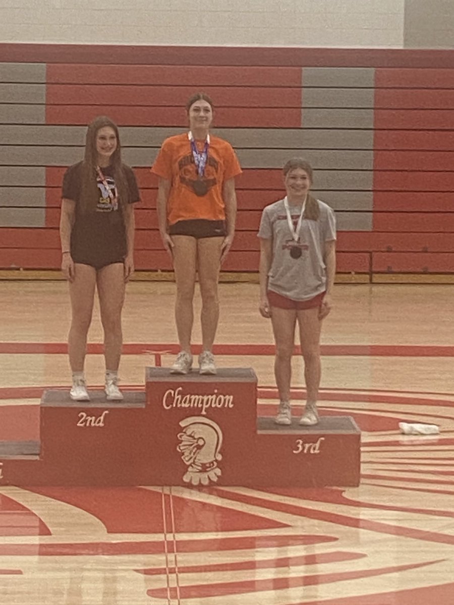 athletics_ihs's tweet photo. Bulldog State Powerlifting Results:
Addison Lanning is your 4A state Powerlifting champion for the 3rd straight year.
#3timestatechamp #BulldogPride https://t.co/ga842NpEzR