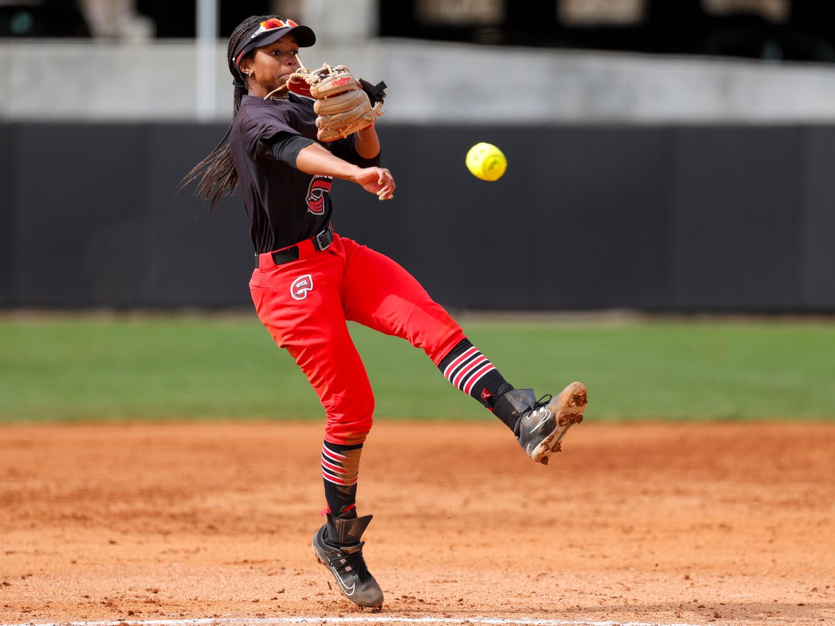 .@WKUSoftball goes 2-0 to start to weekend.

#GoTops #JustWin #Grit #WhateveritTakes #TopsTogether #TopsOnTop #photogrind

Game 1 vs Dayton 📸's : wkusports.com/galleries/soft…

Game 2 vs NIU 📸's : wkusports.com/galleries/soft…