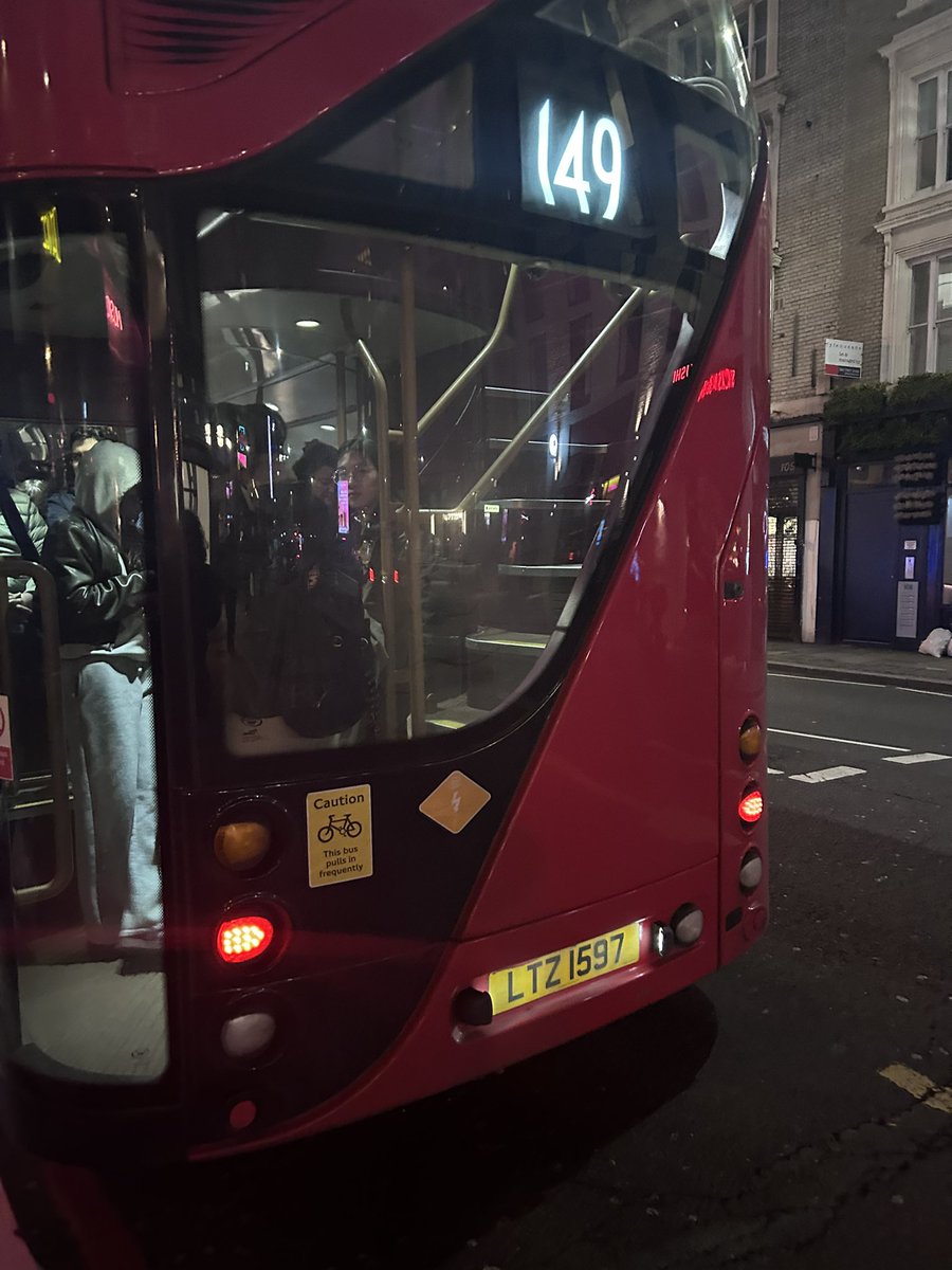 Wtf knobber driving this bus 1. Didn’t let me off 2. Next stop also didn’t let me off and didn’t let anyone else on!!! 3. Massive douch!!!!