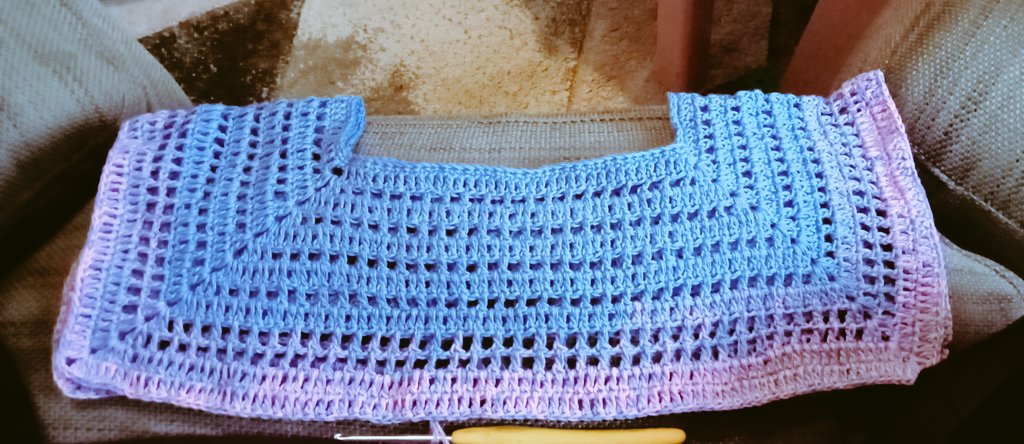 sarahbarron1985's tweet image. #progressreport #hobbiiyarn #guess