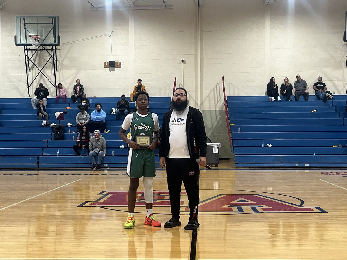 16th Annual Eastmoor Academy Middle School Classic 8th grade Boys 3- Point Champion

Mike Patterson (Berwick MS)