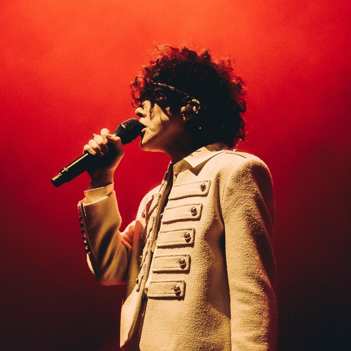 sylvie_lengjel's tweet image. LP at @o2universum in Prague, Czechrepublic 🇨🇿
1/3/24
•
#repost 📸 @colours_cz
•
@iamlp⚡🌟💛
•
#iamlp #iamlpofficial #lp #lphackedcanada #lpcanada #lptour2024 #newmusic #lovelines #europeuktour #o2universum #colours_cz #prague #praha #czechrepublic