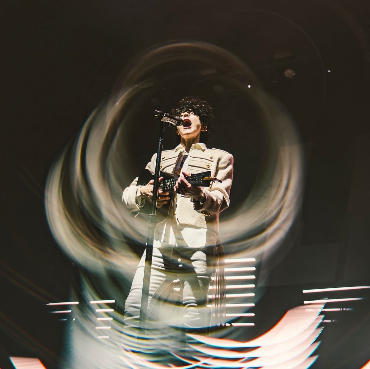 sylvie_lengjel's tweet image. LP at @o2universum in Prague, Czechrepublic 🇨🇿
1/3/24
•
#repost 📸 @colours_cz
•
@iamlp⚡🌟💛
•
#iamlp #iamlpofficial #lp #lphackedcanada #lpcanada #lptour2024 #newmusic #lovelines #europeuktour #o2universum #colours_cz #prague #praha #czechrepublic