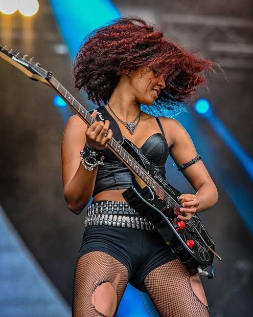 travatreva's tweet photo. "Não haveria Amy Ametista sem Trava Treva! Nada mais delicioso, gratificante e glorioso para minha carreira do que poder FINALMENTE me juntar a ela no estúdio pra despejar nossas almas trevosas nesse doom metal apoteótico" 🖤⛓️ - @amy_ametista

@LMAsOficial #LMAs5 https://t.co/ZUK8Epw9J6