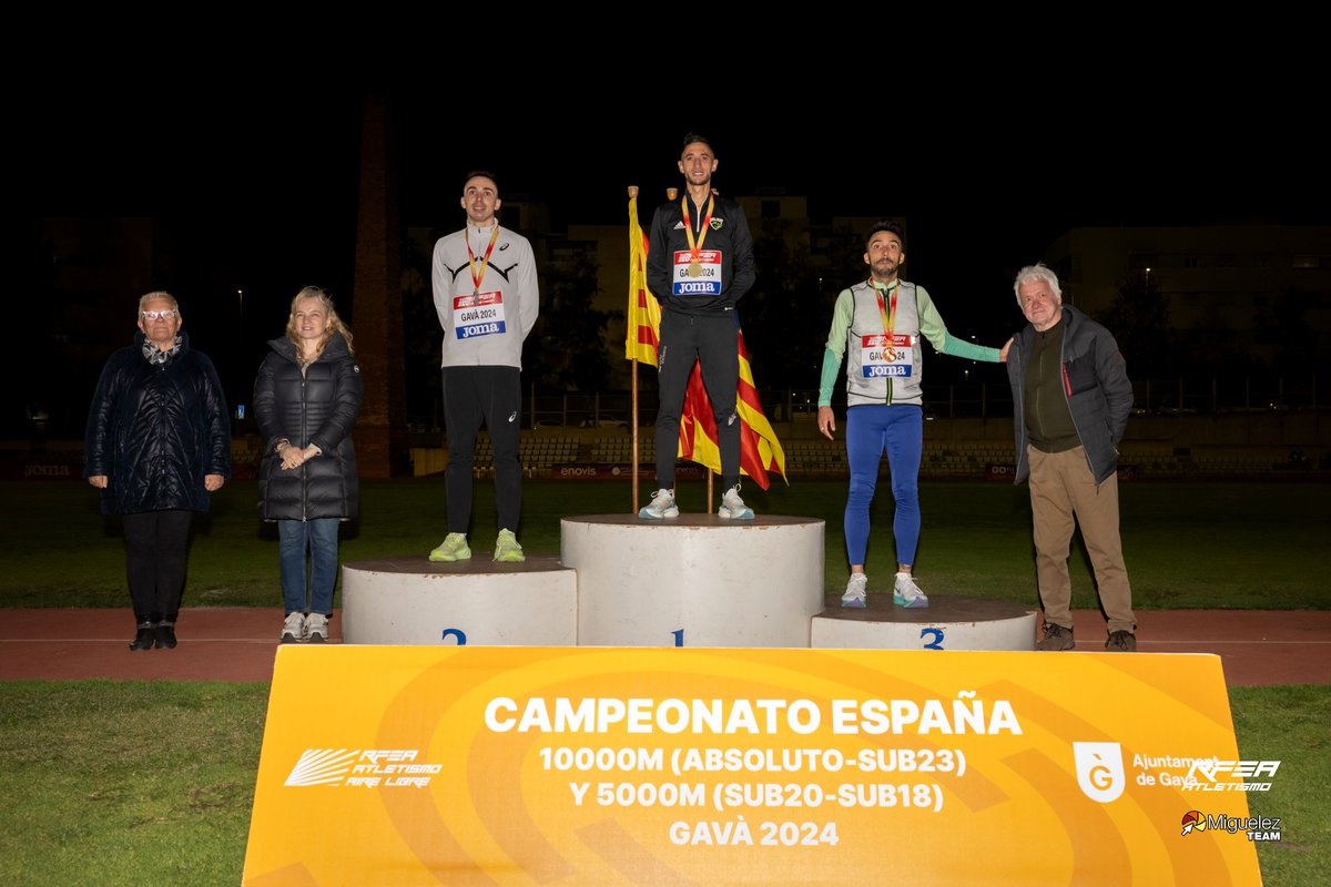 10000 m Absoluto🚹#CEfondo

🥇Ilias Fifa 27:53.26
🥈Eduardo Menacho 28:07.37
🥉Fernando Carro 28:20.04

📊bit.ly/49rcNTH