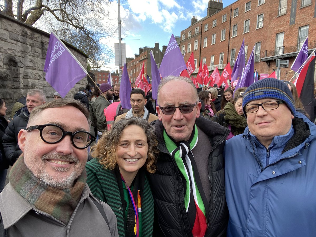 Great to bump into a few Dubs and stalwarts @LNBDublin @EOBroin @EFFanning 
#StandTogether @LeCheileDND