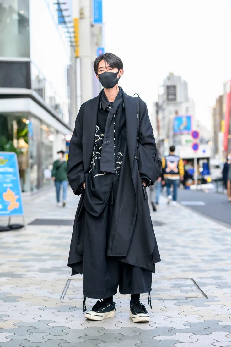 For reasons I don't fully understand, the tailoring scene—and really the fashion scene in general—is better in East Asia (and mostly South Korea and Japan) than in the US as a whole. There are more interesting shops, tailors, and shoemakers. Also, there are more hobbyists.