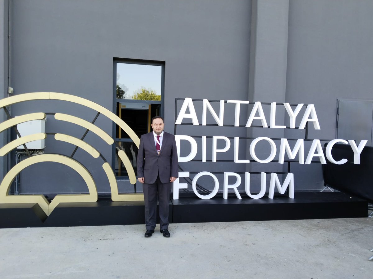 #AntalyaDiplomacyForum'da verimli görüşmeler ve istişarelerde bulunduk. Yeni güzel dostlar tanıdık. Eskimez dostlar, hocalarımızı ve kurum temsilcilerimizle görüşme imkanı bulduk. Teşekkürler @TC_Disisleri @SAM_MFA @midorgtr #ADF24 #Antalya #Türkiye