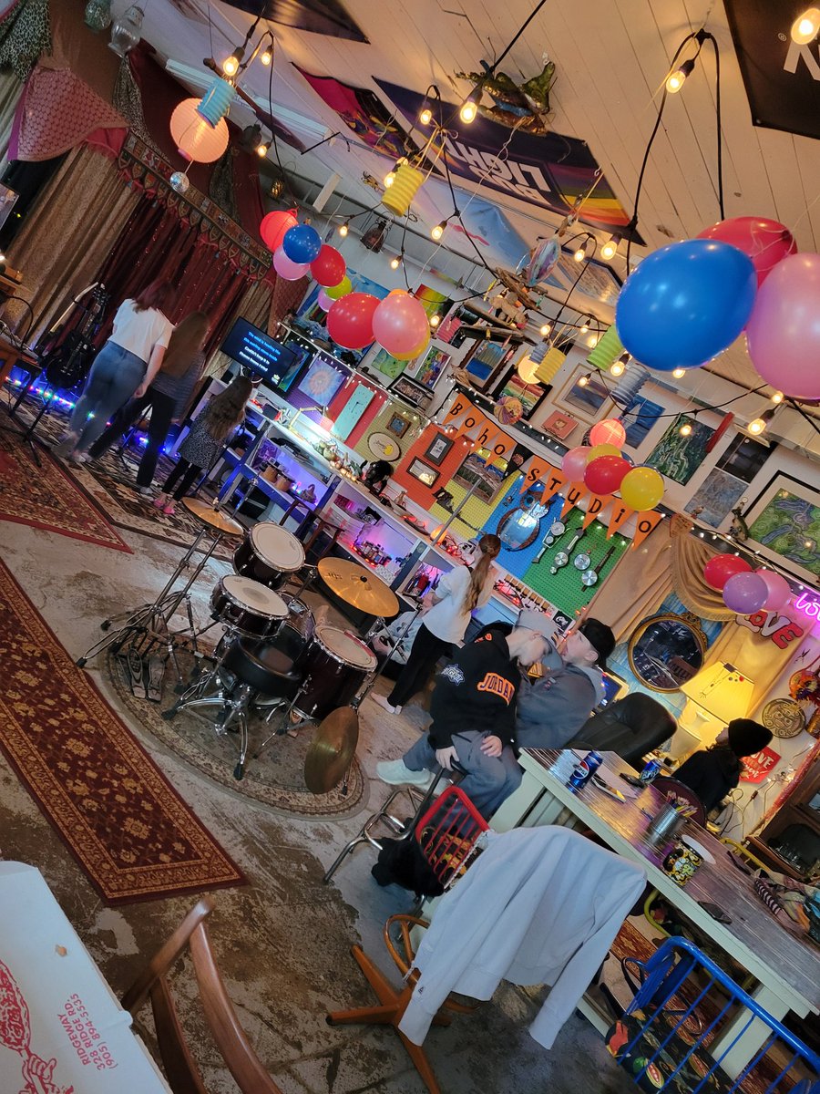 Boho_Studio's tweet photo. It's on!! #backstreetboys πΆππ #BohoStudio https://t.co/LZppdNONEb