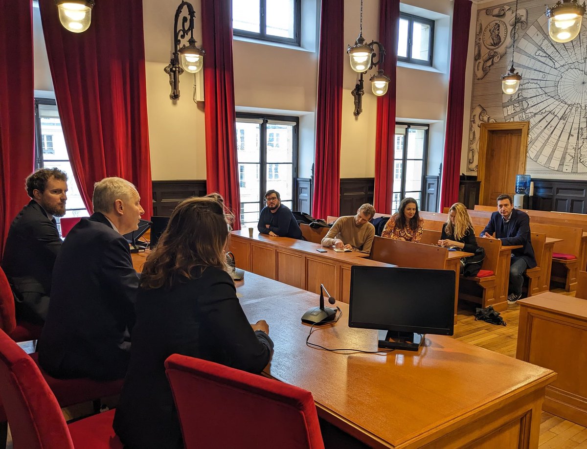 Aujourd'hui se tenait l'assemblée générale de l'<a href="/ajmagistrats/">AJM</a> 
Un très grand merci à M. le procureur général près la <a href="/Courdecassation/">Cour de cassation</a> <a href="/Remy_Heitz_PG/">Rémy Heitz</a> d'avoir accepté notre invitation !