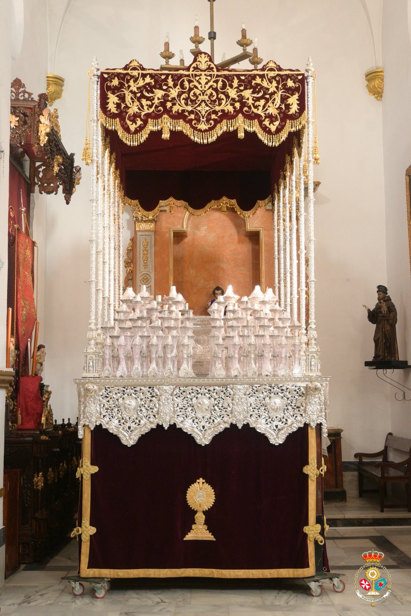 🔴 Ayer, a la finalización del quinario, la <a href="/HdadSJBautista/">Hermandad Sacramental de San Juan Bautista</a> presentó la primera fase del nuevo palio de la Virgen de los Dolores, diseño de Jose Manuel Azuaga Polo y bordado en el taller de Salteras.

Fotos: Hdad.
#TDSCofrade #CofradiasAND #AljarafeCofrade #SSantaSJ24