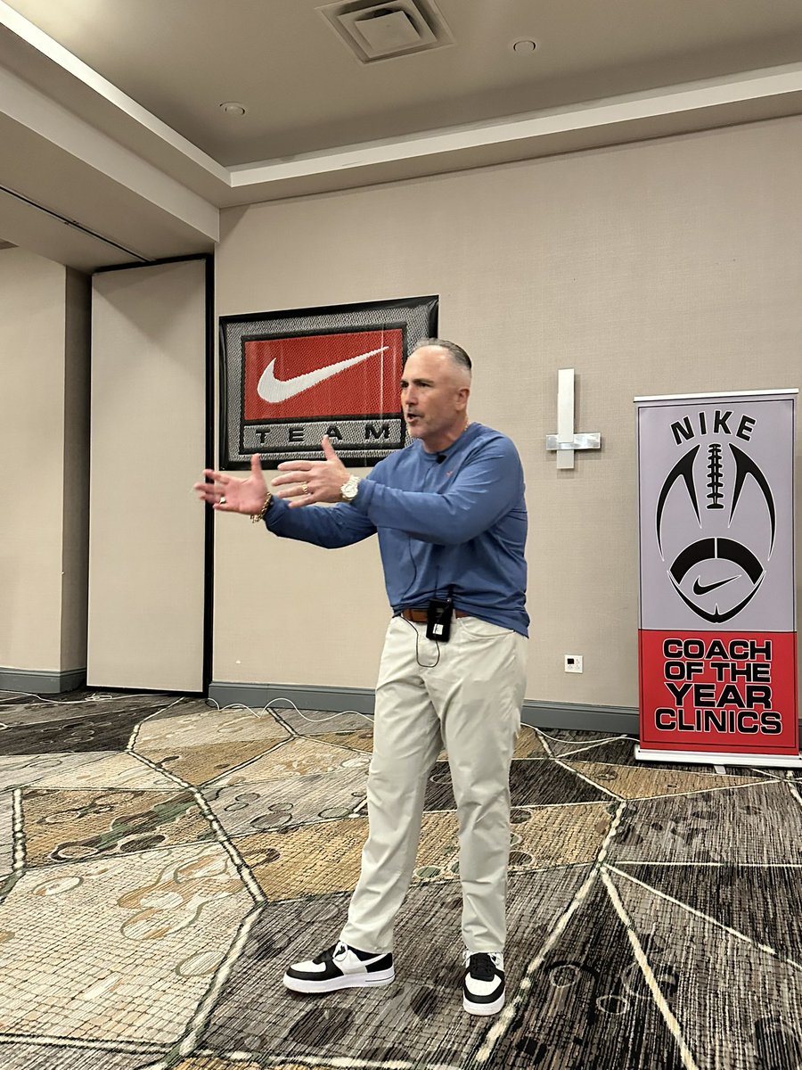 SRO for <a href="/KJJFlood/">Kyle Flood</a> presentation on Texas Longhorn’s OZ <a href="/CTNikeClinic/">Frank Stamilio</a>.  #AllGasNoBrakes #HookEm