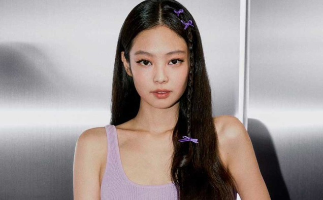 Both BLACKPINK's Jennie and Rosé have teased their upcoming solo music.