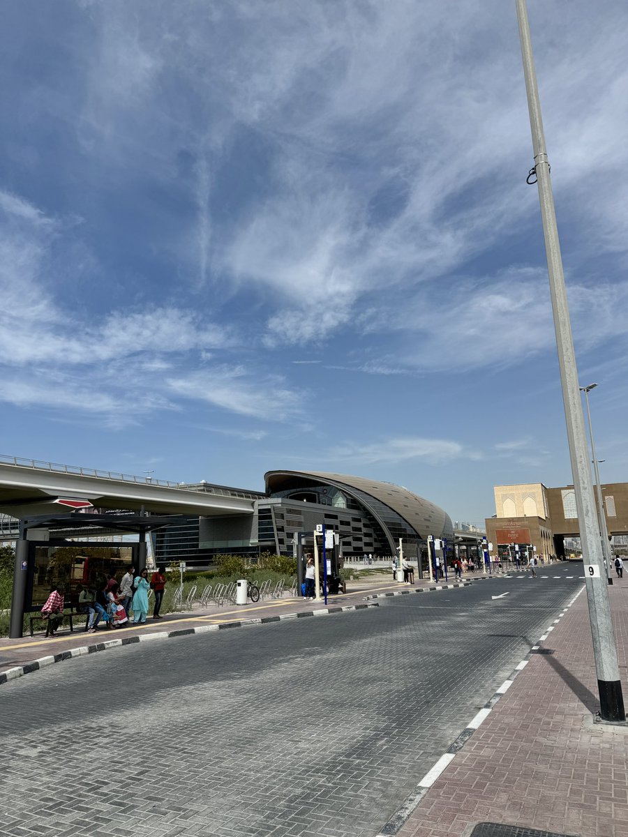 AnkitChowdhry's tweet photo. En route to Dubai Mall. Took the bus from Abu Dhabi Central to Ibn Batuta and then a metro to Dubai Mall https://t.co/JkBMCsqpGY