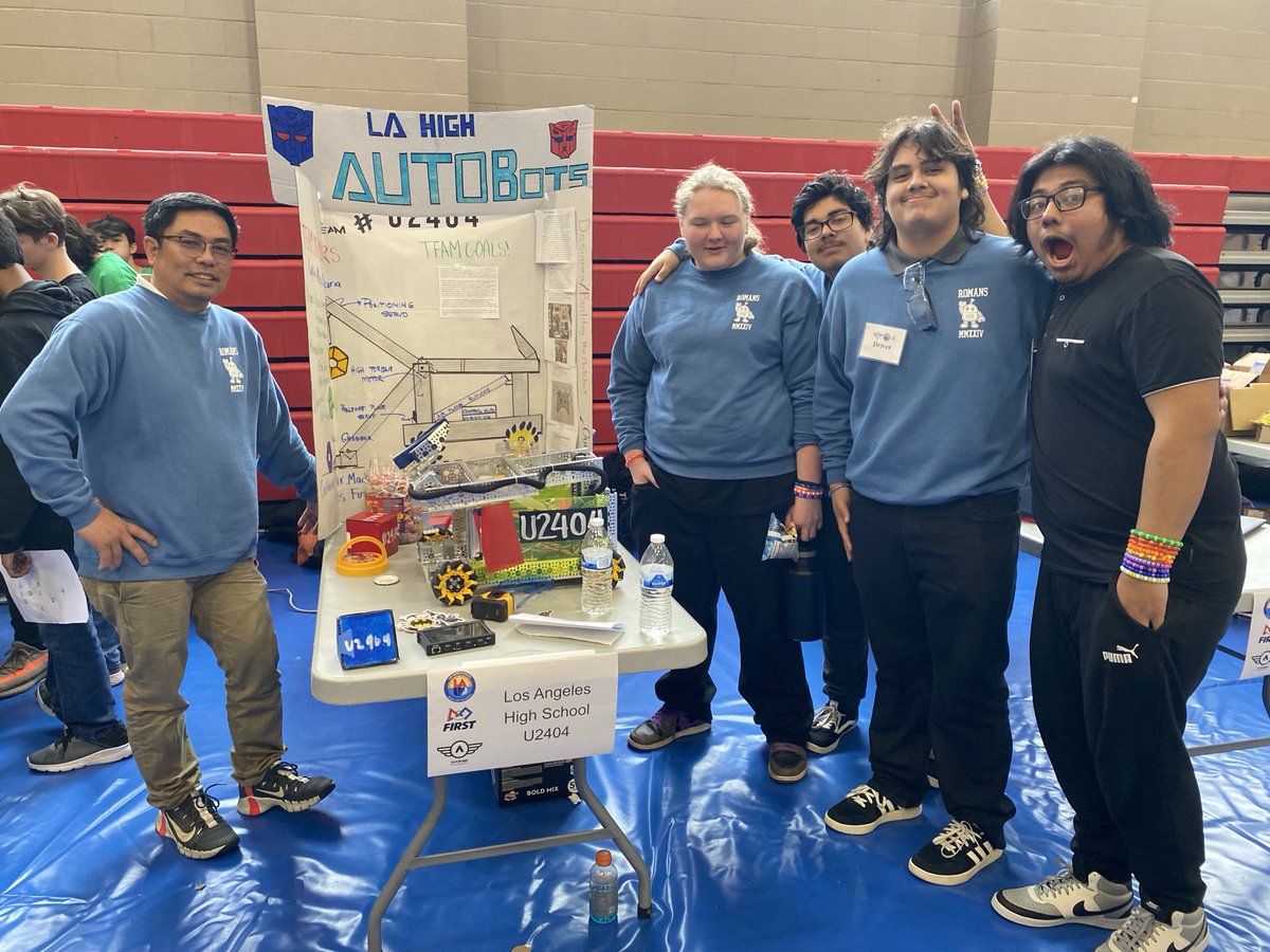 The rain didn’t damper the spirits at the ⁦@LASchools⁩ FIRST Tech Challenge Regional Competition ⁦@RooseveltHSLA⁩ .The student’s energy, hard work and collaboration was in full force! Out of 22 teams, 2 will compete in ⁦⁦the championships ⁦@iamangelfdn⁩