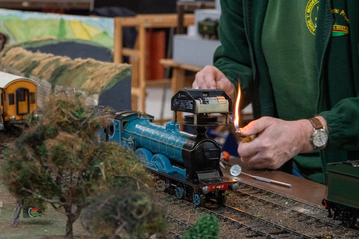 VamesGs's tweet photo. 2024 Midlands Garden Rail Show photos from Saturday 2nd March.
#midlandsgardenrailshow #gardenrail #Engineeringinminiature #Vamesminiaturerailway https://t.co/vntaJ4Ccnf