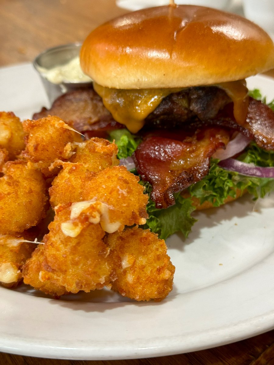 villagepie's tweet image. #SaturdayVibes #24BeersOnTap #Taphouse #MarysvilleWa #SnohomishCounty