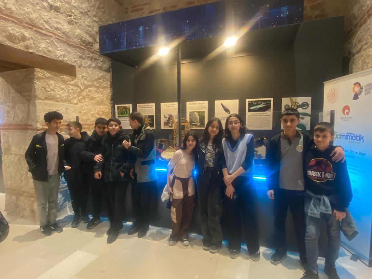 "sekizinci sınıf öğrencilerimiz ile öğretmenleri Rami kütüphanesinde keyifli vakit geçirdiler"
<a href="/sultangazimem1/">Sultangazi İlçe Millî Eğitim Müdürlüğü</a> <a href="/sddemir25/">S</a>