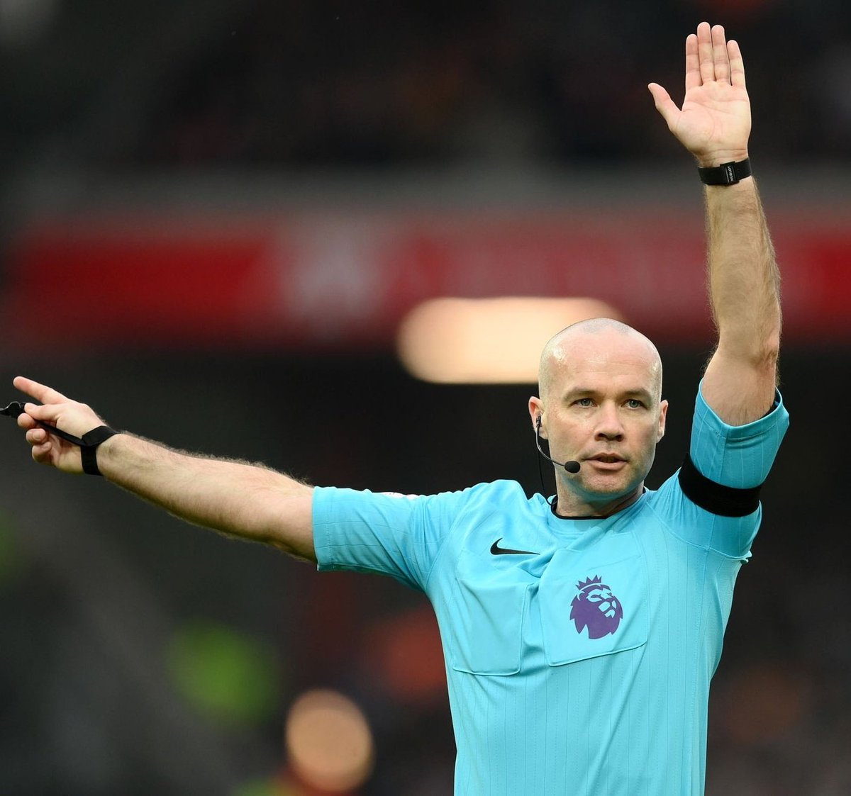 🚨🚨| Nottingham Forest owner Evangelos Marinakis reportedly chased referee Paul Tierney down the tunnel after the game against Liverpool, shouting: 

'Respect the players! This happens every week!'

[@MirrorFootball]