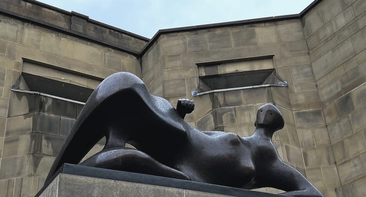 Visiting Leeds City Gallery, running into Henry M.

#henrymoore #leedscitygallery