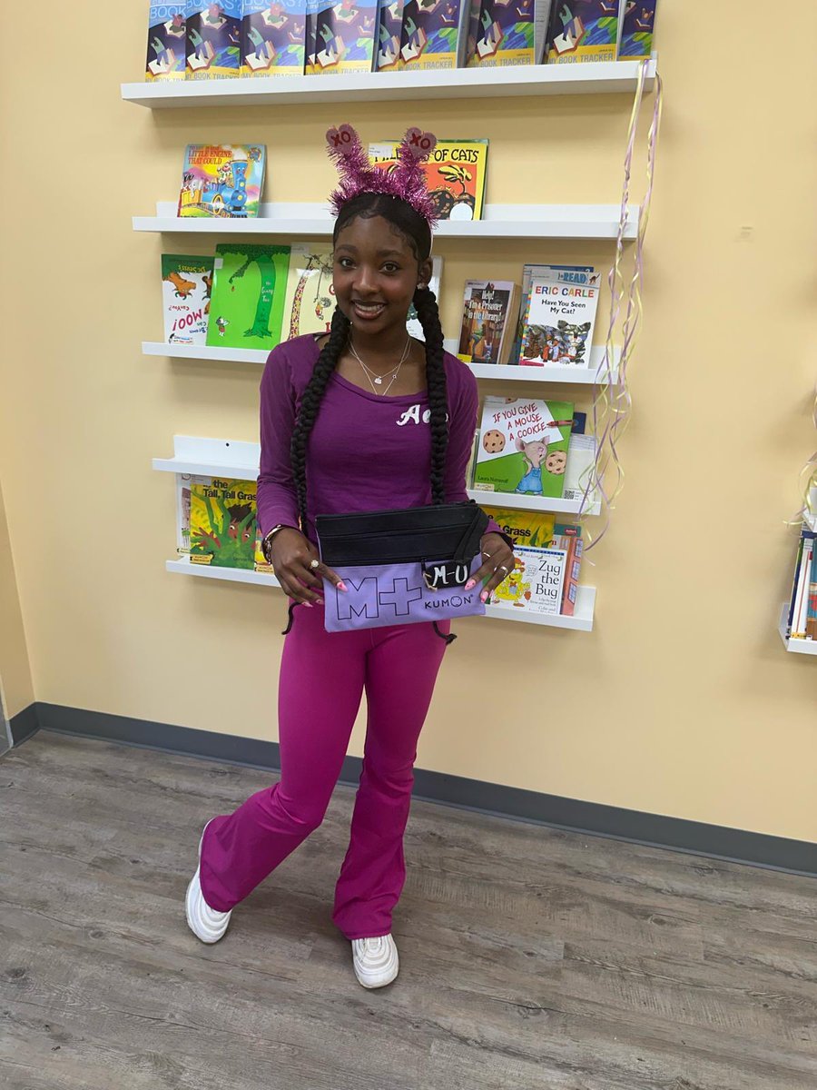 KumonMyersPark's tweet image. Meet our vibrant Kumon staff member, Bellamy, rocking the purple to promote learning and growth! Embracing the purple hues of our iconic pouch to encourage students to dive into the world of knowledge with enthusiasm and style! 💜📚🌟
.
.
.
#PurplePower #EncourageLearning...