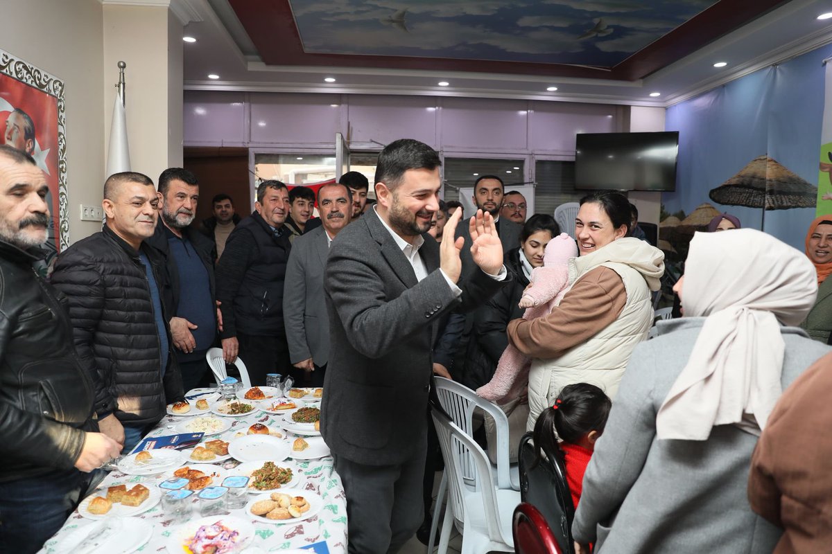 Hyilmazer's tweet photo. Herzaman Hataylı hemşehrimizin yanında olan, desteklerini hiçbir zaman bizlerden esirgemeyen Kağıthane Belediye Başkanımız ve Adayımız Dostumuz Sayın @MevlutOztekin ‘i Arsuz Derneğimizde ağırladık. Bu kutlu yolda herzaman yanındayız Kıymetli Başkanım https://t.co/YVMCLj1SR7