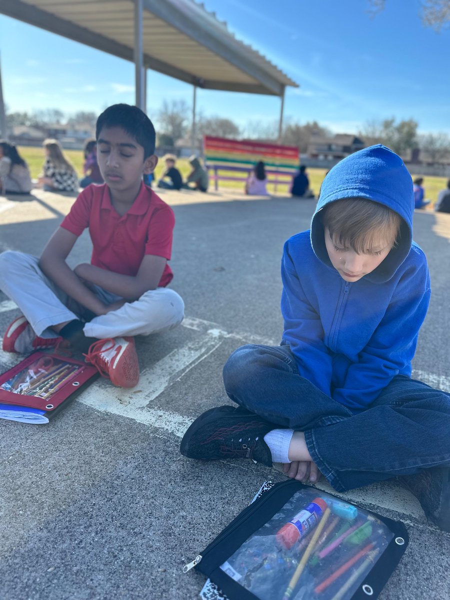 mrsjacobsclass5's tweet photo. My class and Mrs. Samuel’s class enjoyed some time outside connecting our science learning with our social emotional wellness! A wonderful way to start the day ☀️ @gisdSEL @GISDTLD @Herfurth_Bronco @HerfurthPTA #montessorimagic https://t.co/fL7Cr20lV0