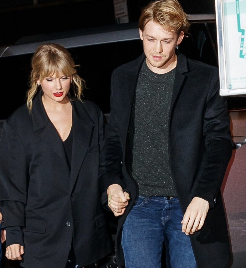 danofmyheart's tweet photo. - all the things joe alwyn said about taylor in recent interview, a thread: https://t.co/89XC38uNeH