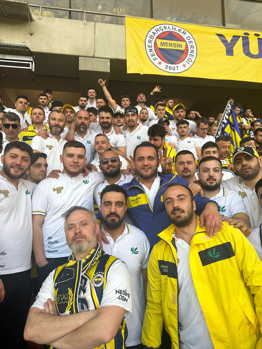 İstanbul Degil, Mersin !!!

#FenerbahceTribunuHayattir
#DavamizFenerbahce
