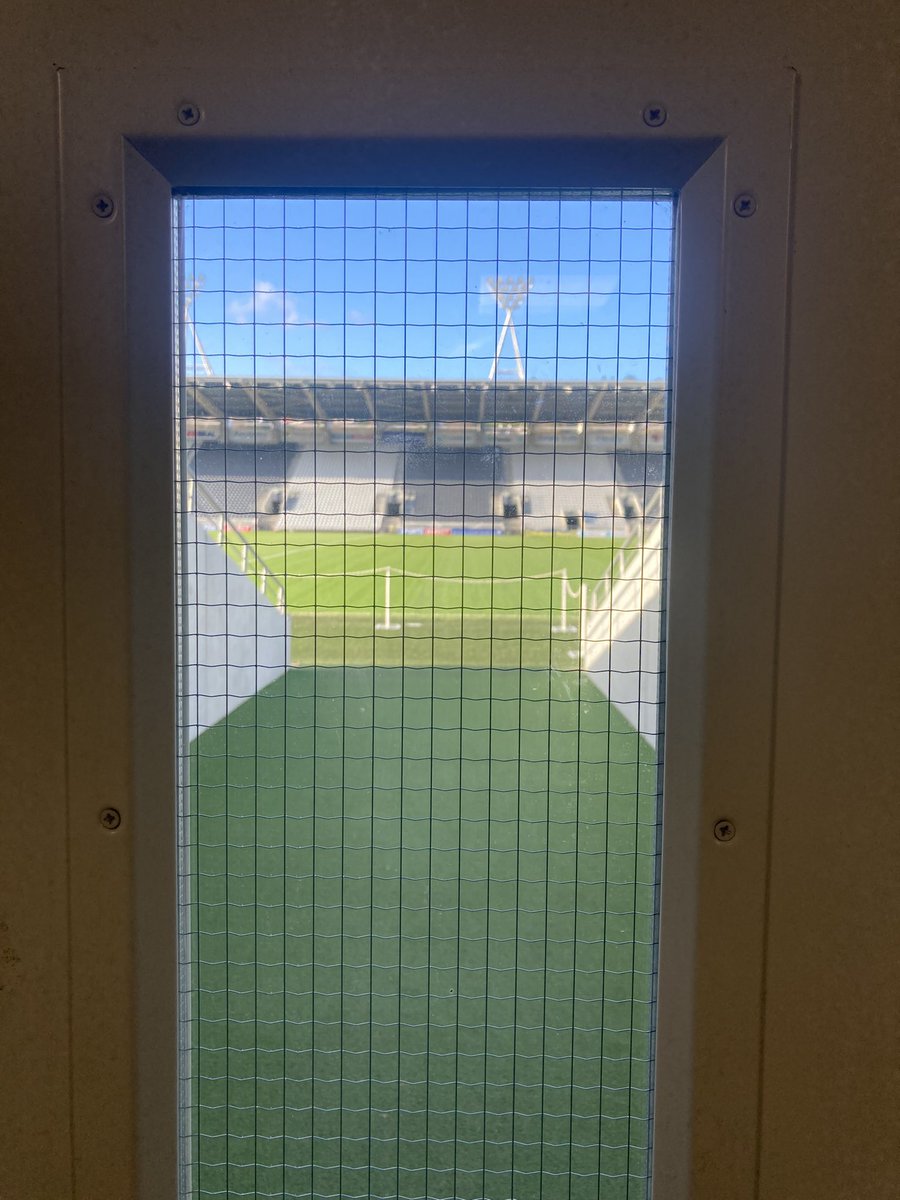 Hard to comprehend why Mayo v Cork game today was played on @SuperValuIRL Pairc Ui Chaoimh 4G pitch and not in the actual stadium. Surely this pitch can take both games this weekend? Do @SuperValuIRL not sponsor Cork ladies??