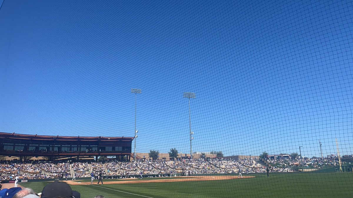 Views from the foul pole section 
#DodgersST #DodgersVsCubs ⚾️💙