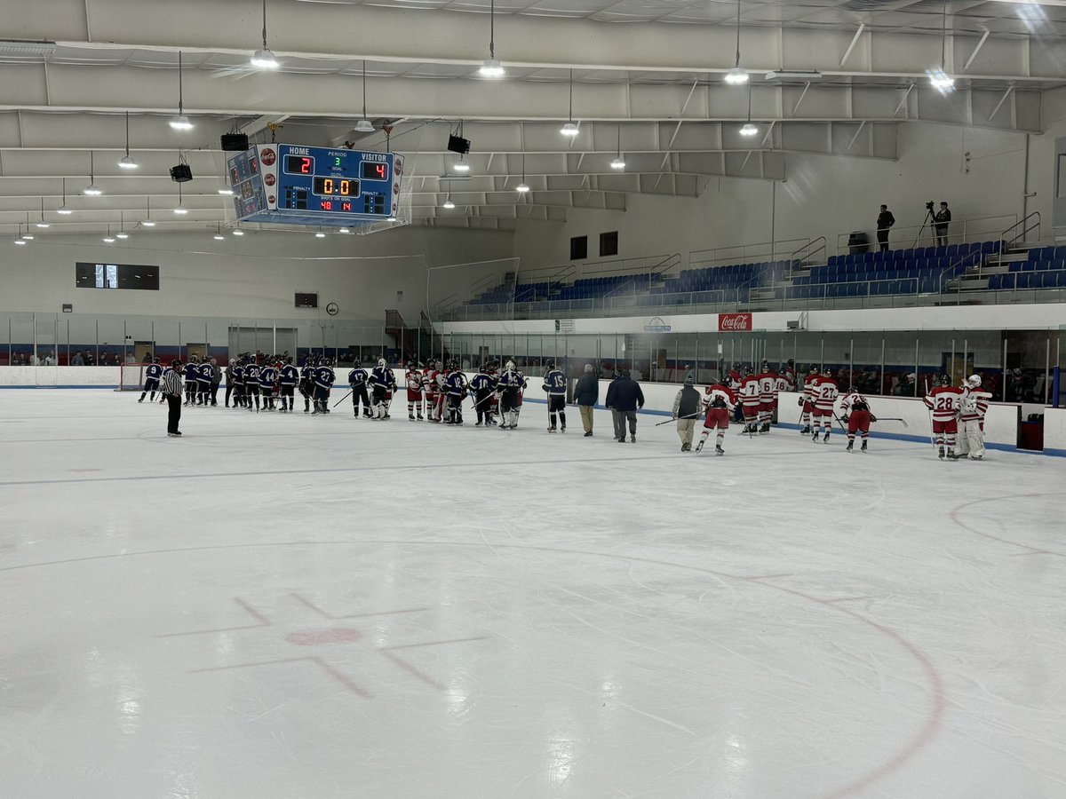 AC Boys Hockey takes the win over #2 Pope Francis 4-2 🏒 On to the #Elite8!!!! #WeAreAC #GoCougars #RollCougs #RCAB #OneCommunityOneSchool #RigorousCurriculum #FaithBased #AlwaysLearning #CatholicEducation #LoveThyNeighbor #Arlington #LoveAndServe #ArlingtonMA #WalkHumblyWithGod