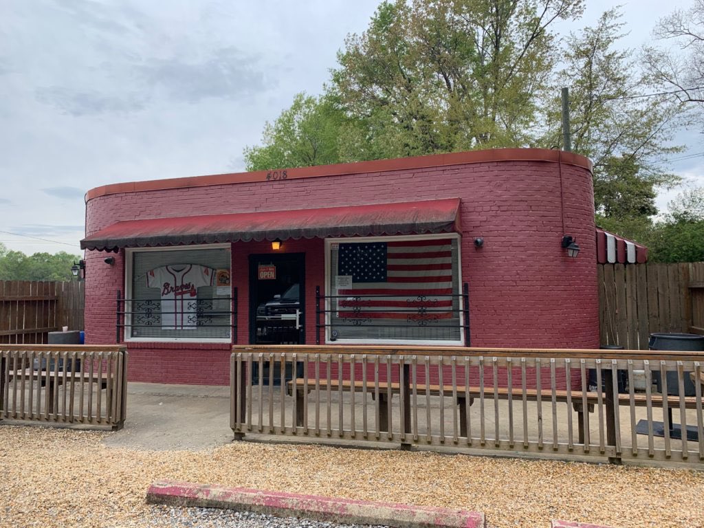 Michael60942740's tweet photo. @Teaguefootball “Don’t judge a book by its cover.
You might miss a really good story.” #DownHomeCooking
Are you kidding George⁉️
That place looks like FINE dining‼️
@johntedge @altonbrown
NOW we’re talking‼️
#TTown https://t.co/g4WeTN9wXF