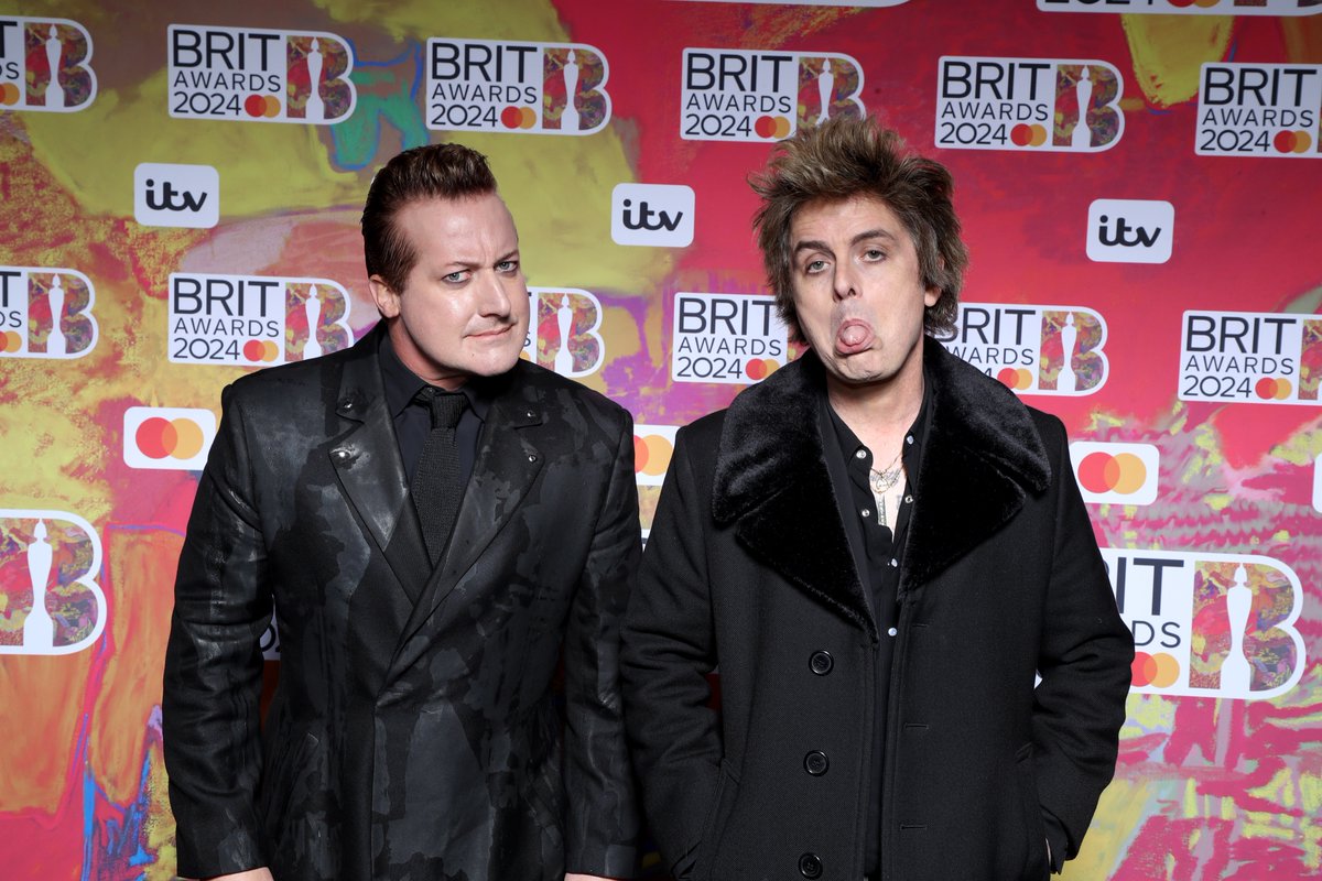 #TréCool and #BillieJoeArmstrong of #GreenDay have arrived at the #BRITs 🤘