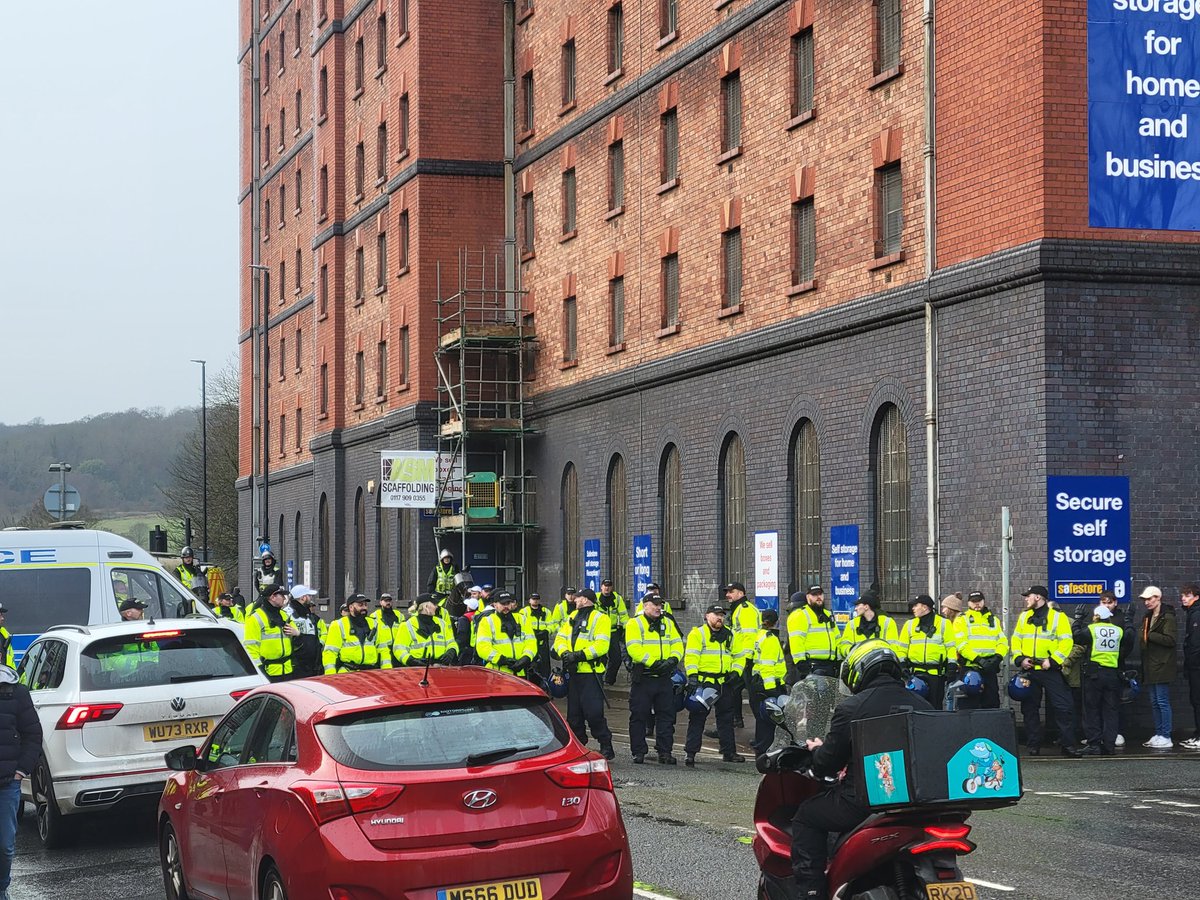 InspRichField's tweet image. Today was a different experience at the Severnside derby between Bristol City vs Cardiff City as part of the #OpEnable project with @mike200hope. Lots of positive outcomes, learning points &amp;amp; conversations over POPS deployments at football matches. @StuartBillWMP @cliffordstott