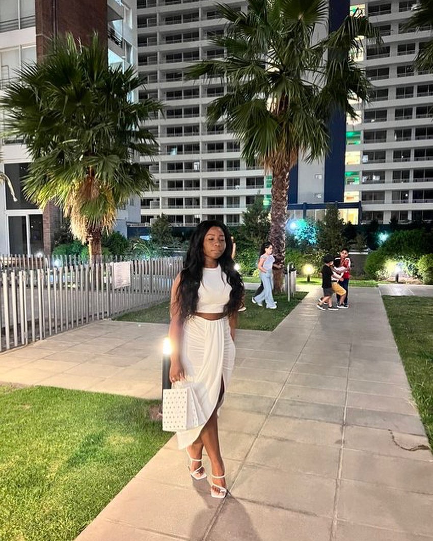 Julybubble0's tweet image. I'm missing someone right now but the person don't want to talk to me