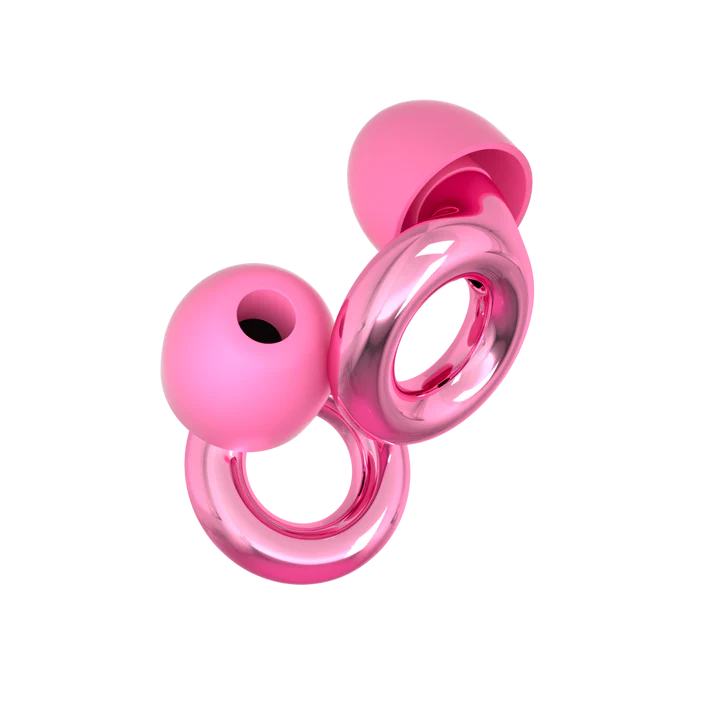 Дорогие мои мизофоны, я пришла, чтобы посоветовать вам беруши Loop, которые очень популярны в ТикТоке. Я пожила с ними три месяца и протестила в разных ситуациях и теперь точно могу сказать, что они —спасение.