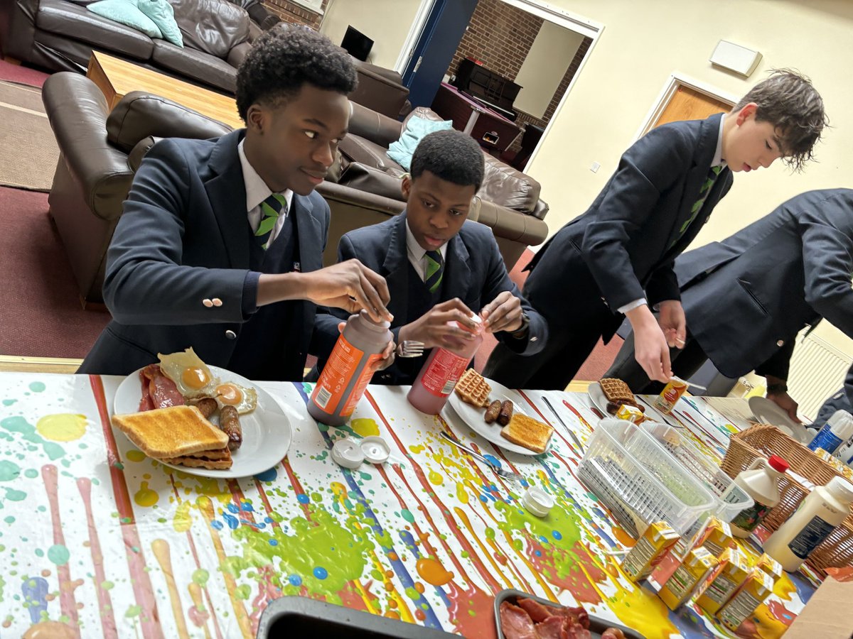 St Vincent House tweet media