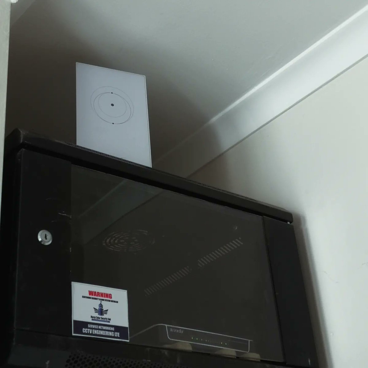 Marcy_Cyber's tweet photo. Another Starlink down and dusted installed,
For @Simmerenterpricesltd
💻💯🦺
By @marcy_nyirongo https://t.co/NGiWQm91gG