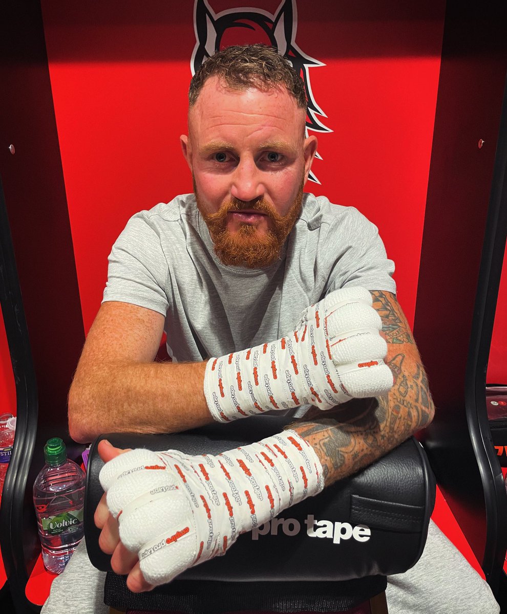 Michael Mooney’s hands wrapped and ready to go💥🥊 #FightNight #Boxing 📍Mattioli Arena, Leicester