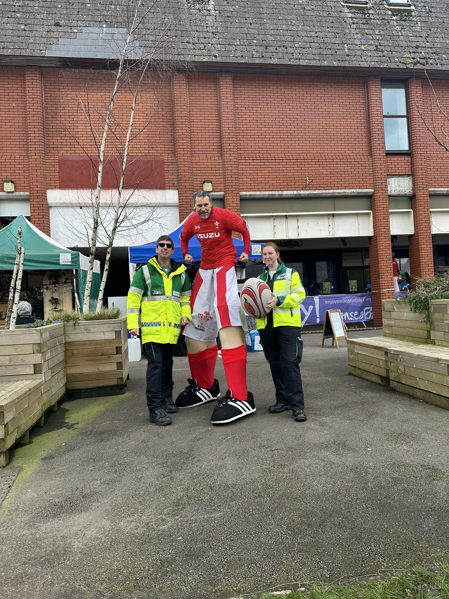 Two of our volunteers making some new friends at the #CroesoFestival from @SwanseaCouncil sponsored by @FirstCymru and @FoodDrinkWales #EventCover #FirstAid #EventMedical #Volunteers