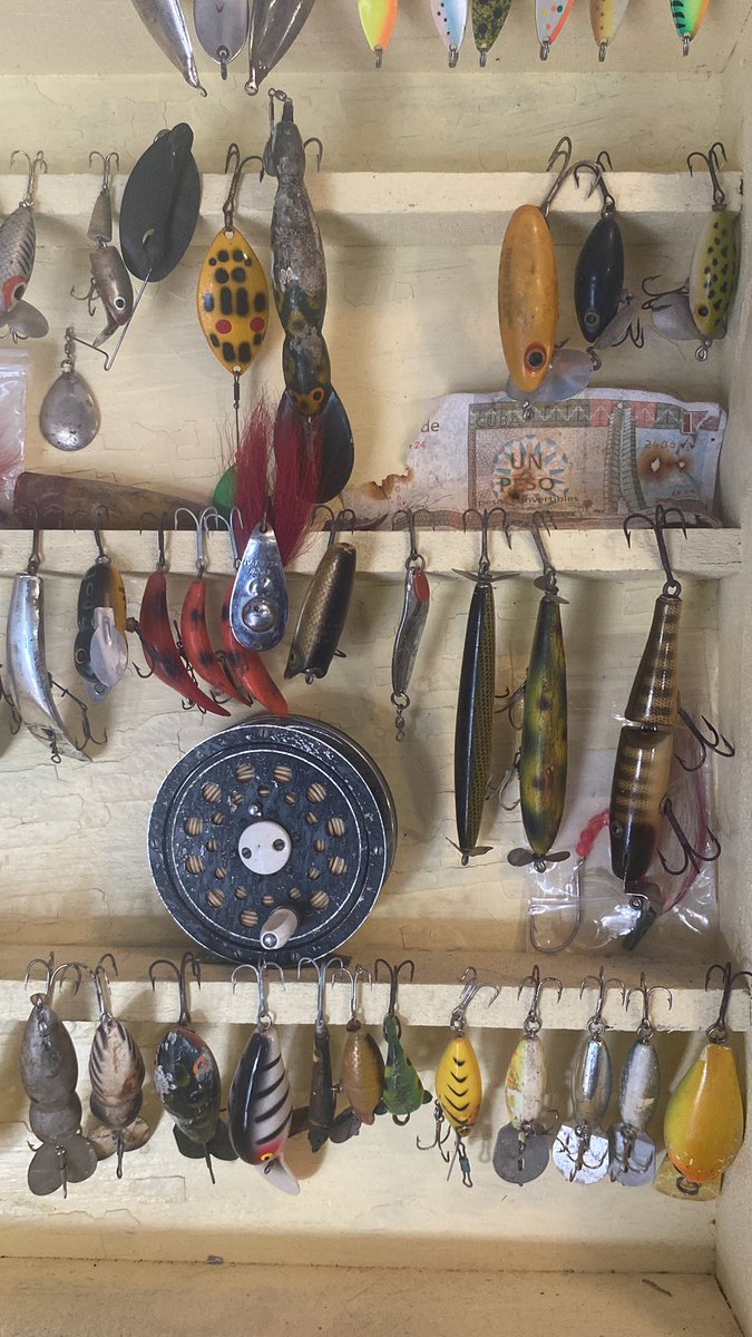 #antiquefishing #fishing #hunting #fishingtackle #treasurehunting #thrift #antiques