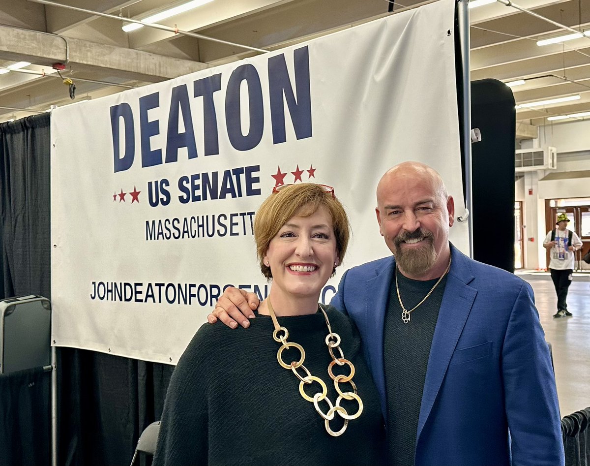 CaitlinLong_'s tweet image. LOOK WHO I’LL BE INTRODUCING on the @EthereumDenver main stage at 4:15! He needs an “I’m running to vote @ewarren out of the Senate” sign at his booth.😜 Hey all shadowy supercoder peeps, pls stop by his booth &amp;amp; if you’re a Massachusetts voter pls go to johndeatonforsenate.com 💪